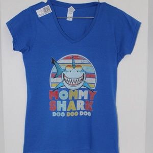 NWT Teespring "Mommy Shark Doo Doo Doo" Tee (M)